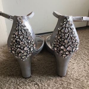 David’s bridal wedges